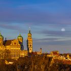 Rathaus mit Vollmond