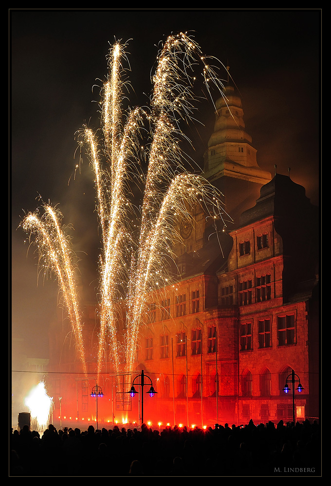 Rathaus Recklinghausen hinter Feuerwerk, 2