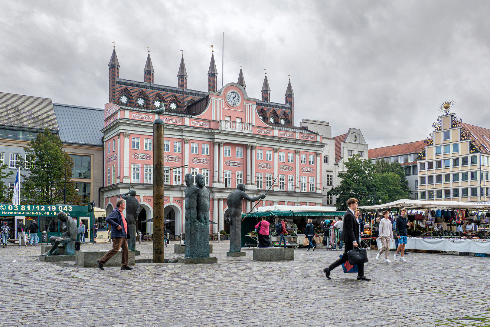 Rathaus Rostock und Neuer Markt