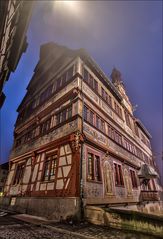 Rathaus Tübingen im Nebel