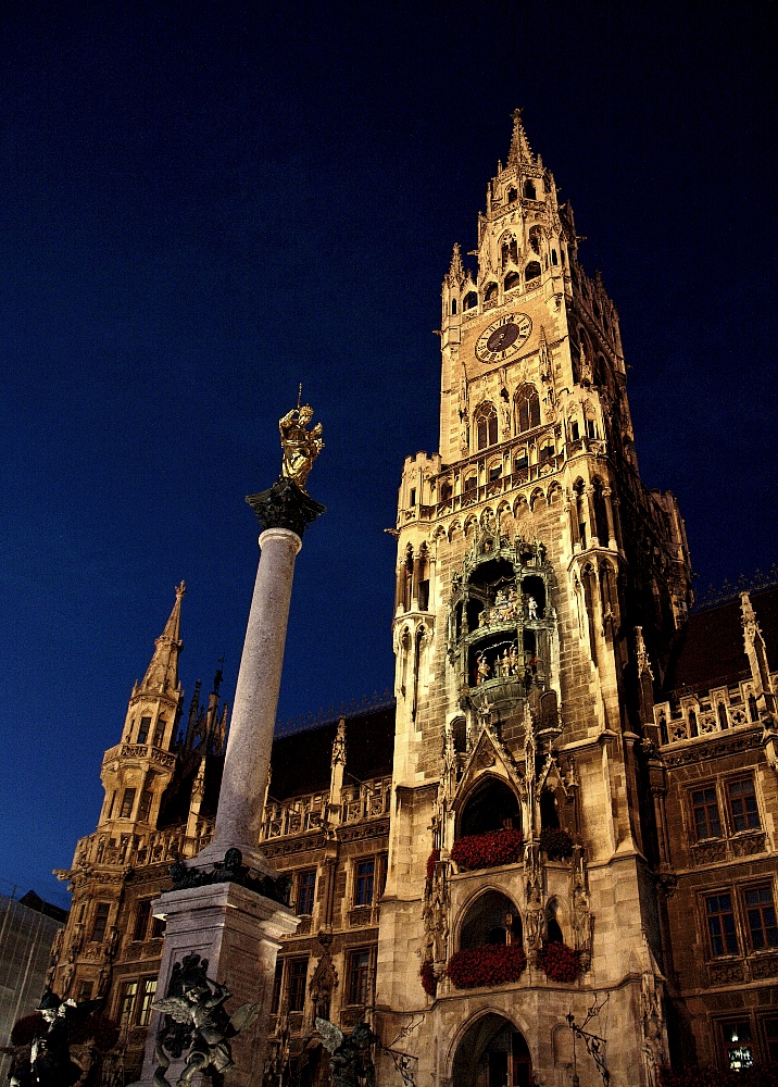 Rathaus-Turm mit "Patrona Bavariae"