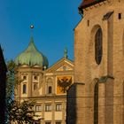 Rathaus und Barfüßerkirche