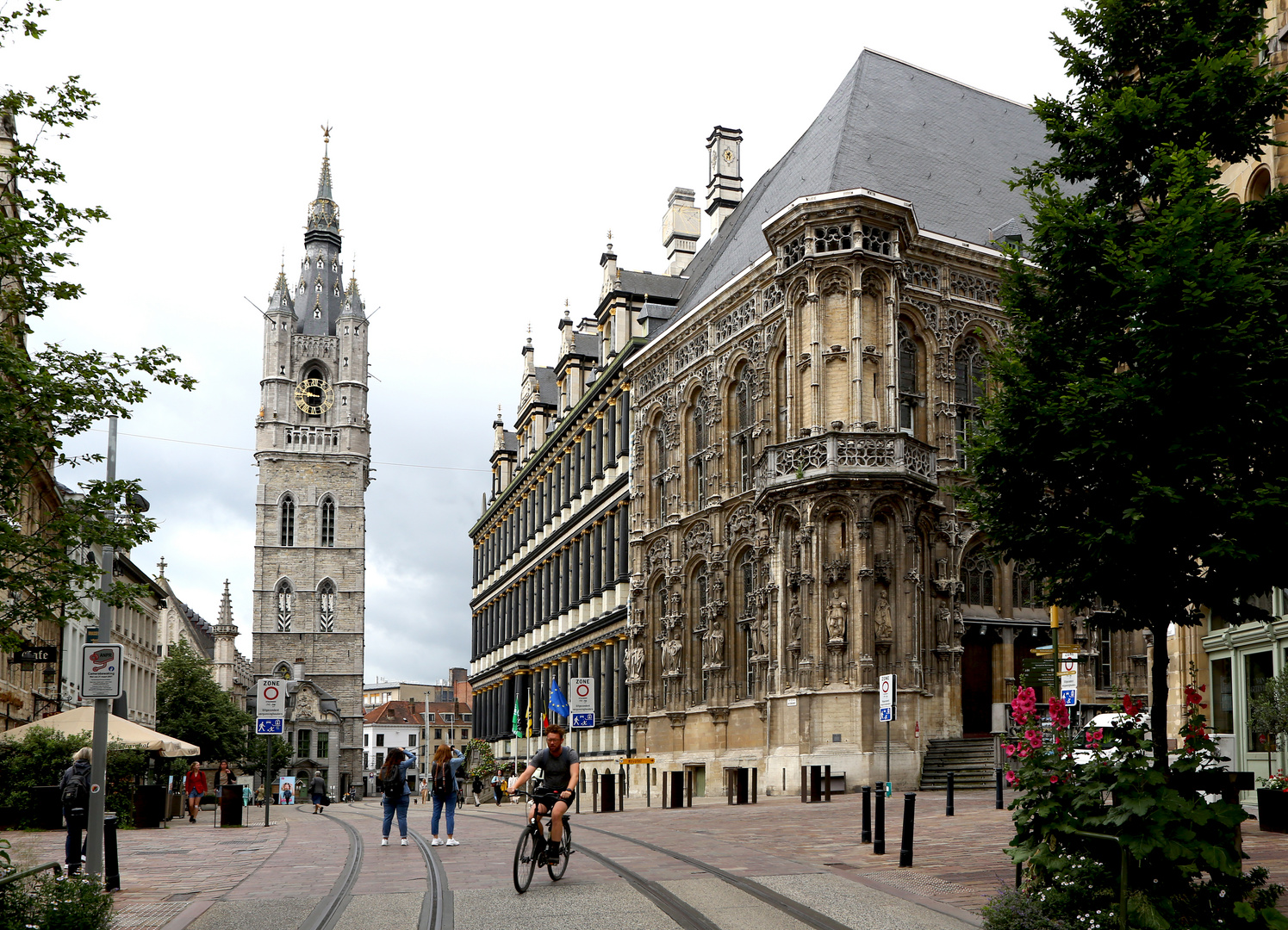 Rathaus und Belfried