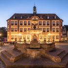 Rathaus und Königsbrunnen in Neustadt