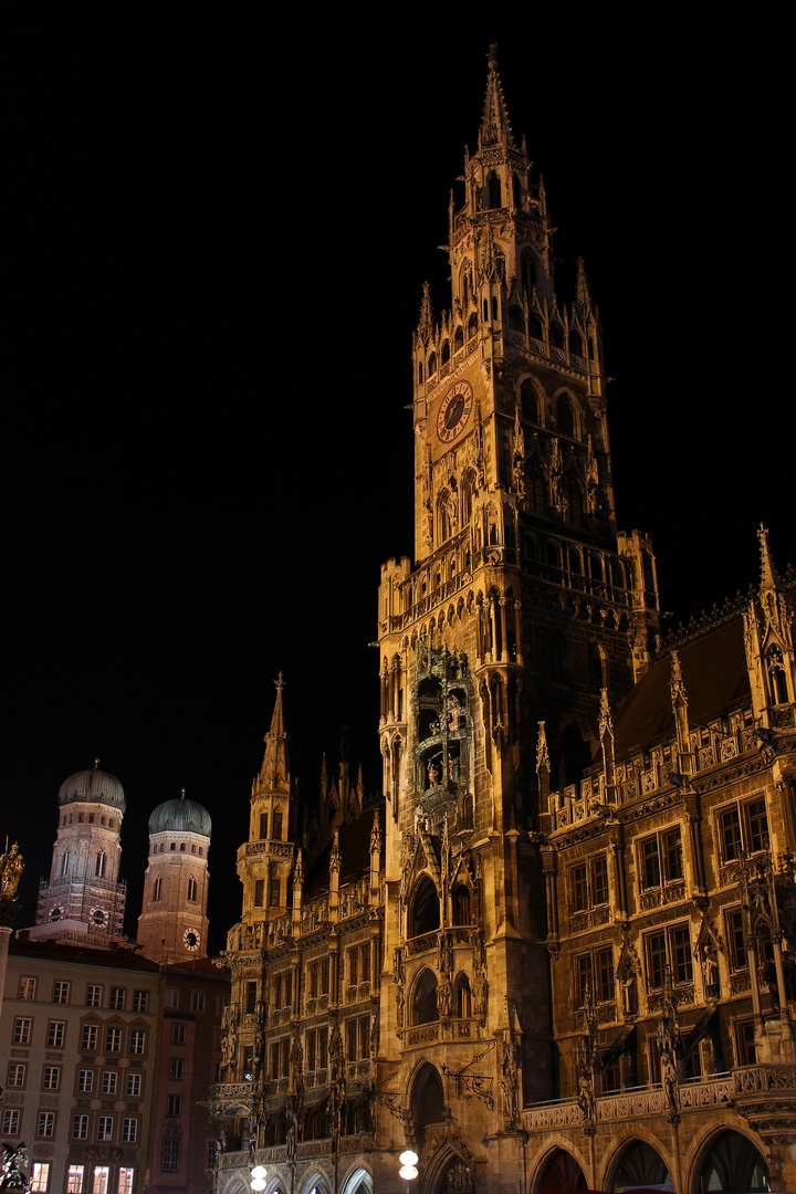 Rathaus und Marienplatz