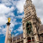 Rathaus und Marienstatue