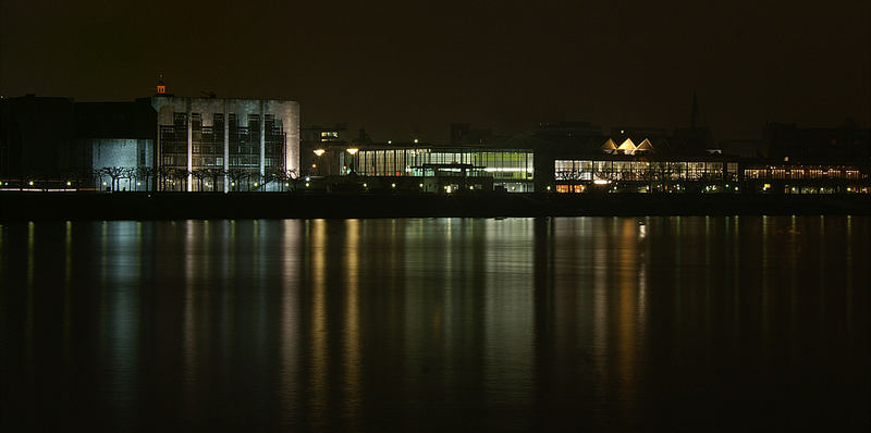 Rathaus und Rheingoldhalle