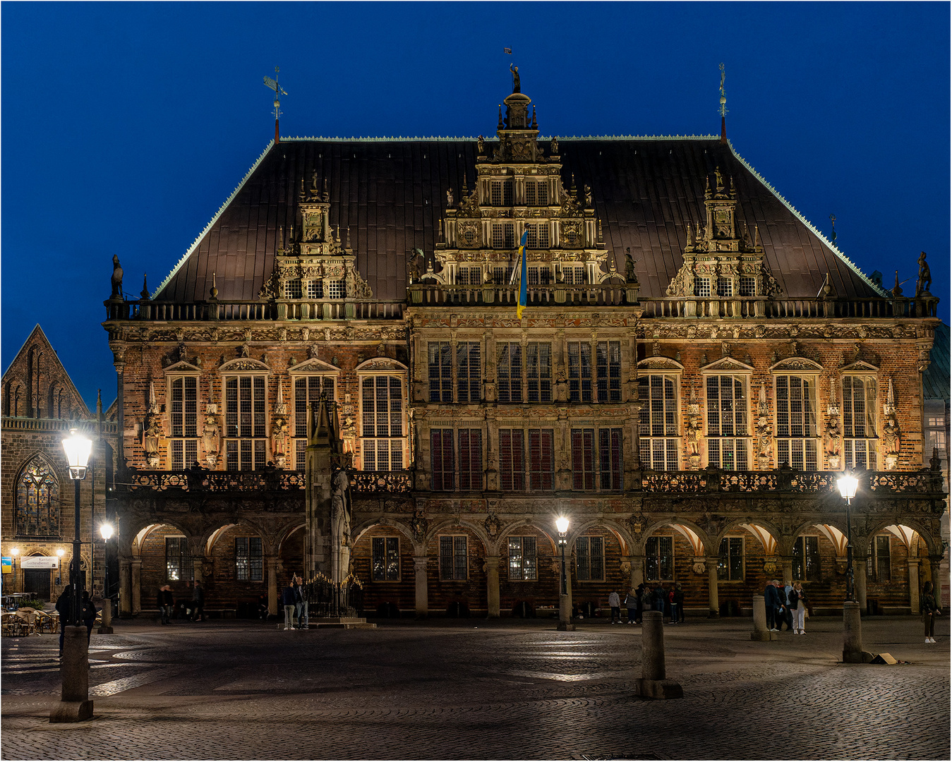 Rathaus und Roland