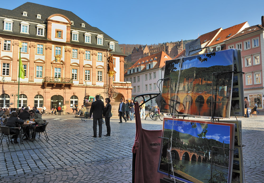 Rathaus und Schloss mit Brücke als Zugabe