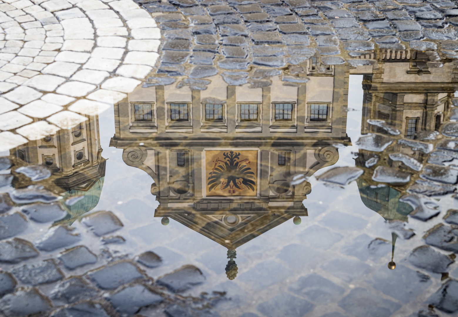 Rathaus upside down 