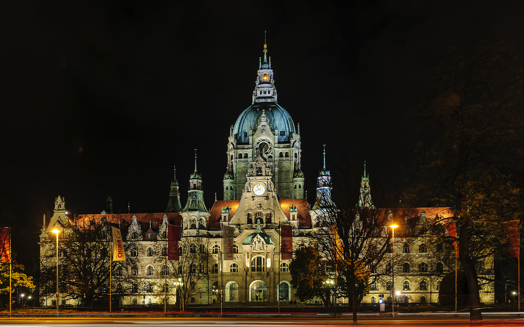 Rathaus von Hannover bei Nacht