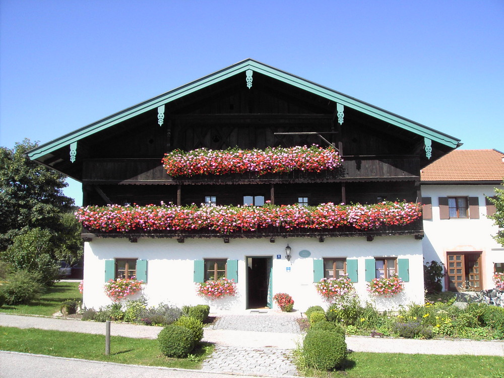 Rathaus von Kirchanschöring im schönen Bayern