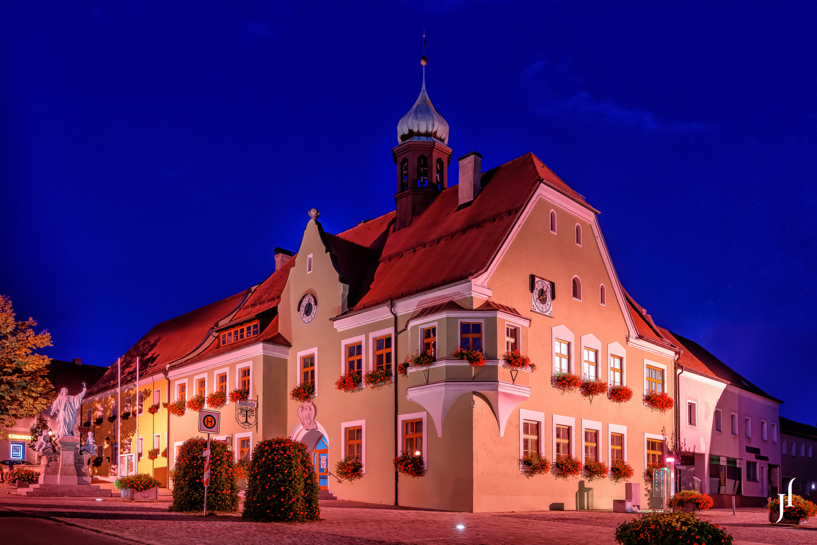 Rathaus Waldmünchen zur blauen Stunde