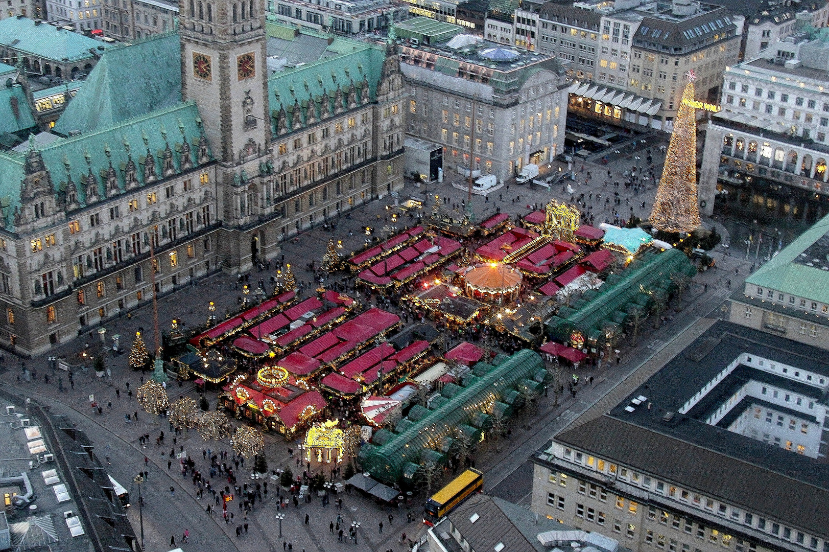 Rathaus - Weihnachts - Markt