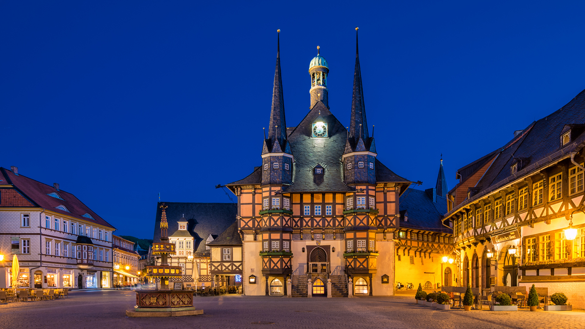 Rathaus Wernigerode zur blauen Stunde 2 Foto & Bild | architektur, deutschland, europe Bilder ...