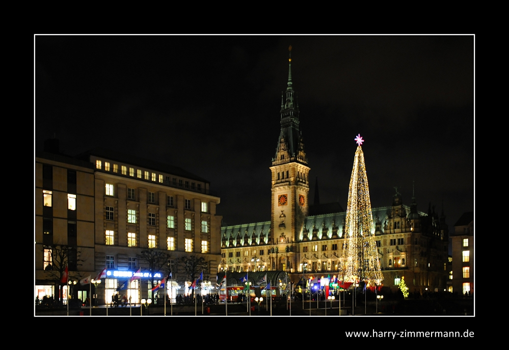 Rathaus zur Weihnachtszeit