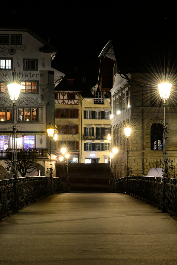 Rathausbrücke bei Nacht