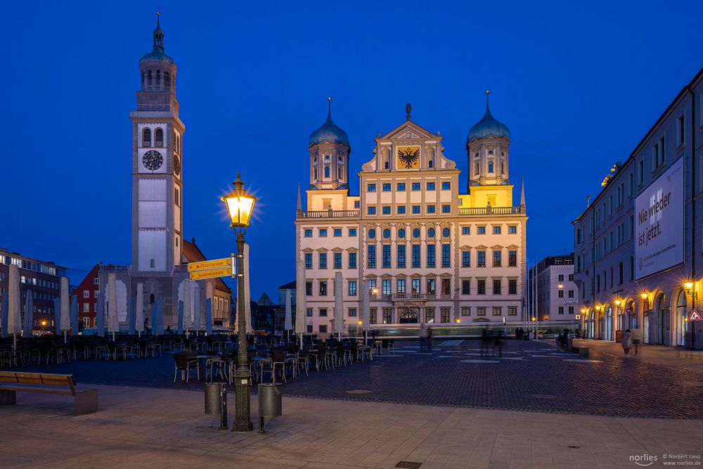 Rathausplatz Augsburg zur Blauen Stunde