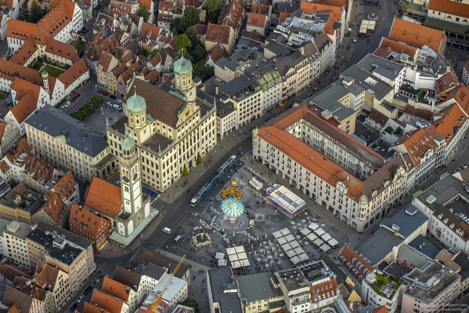 Rathausplatz Fahrgeschäfte