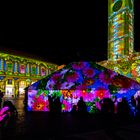 Rathausplatz im bunten Licht