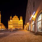 Rathausplatz in der Nacht