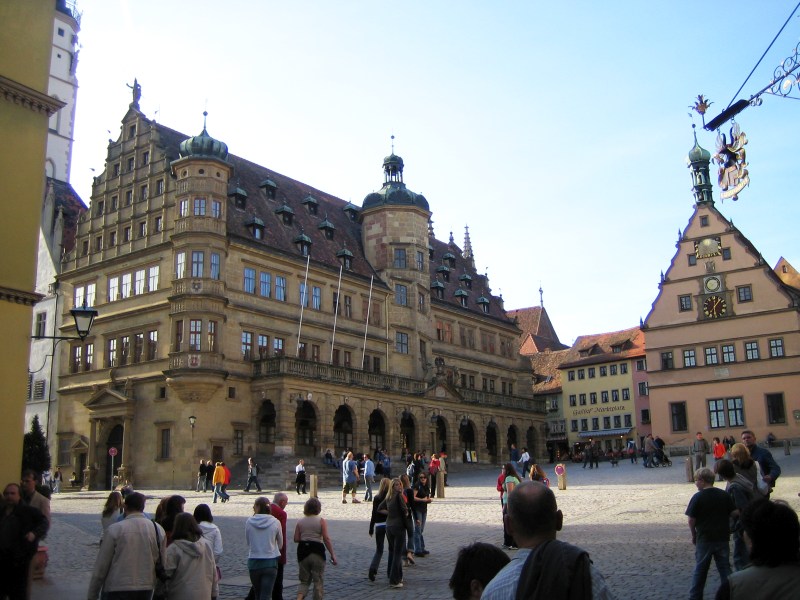 rathausplatz zu ostern