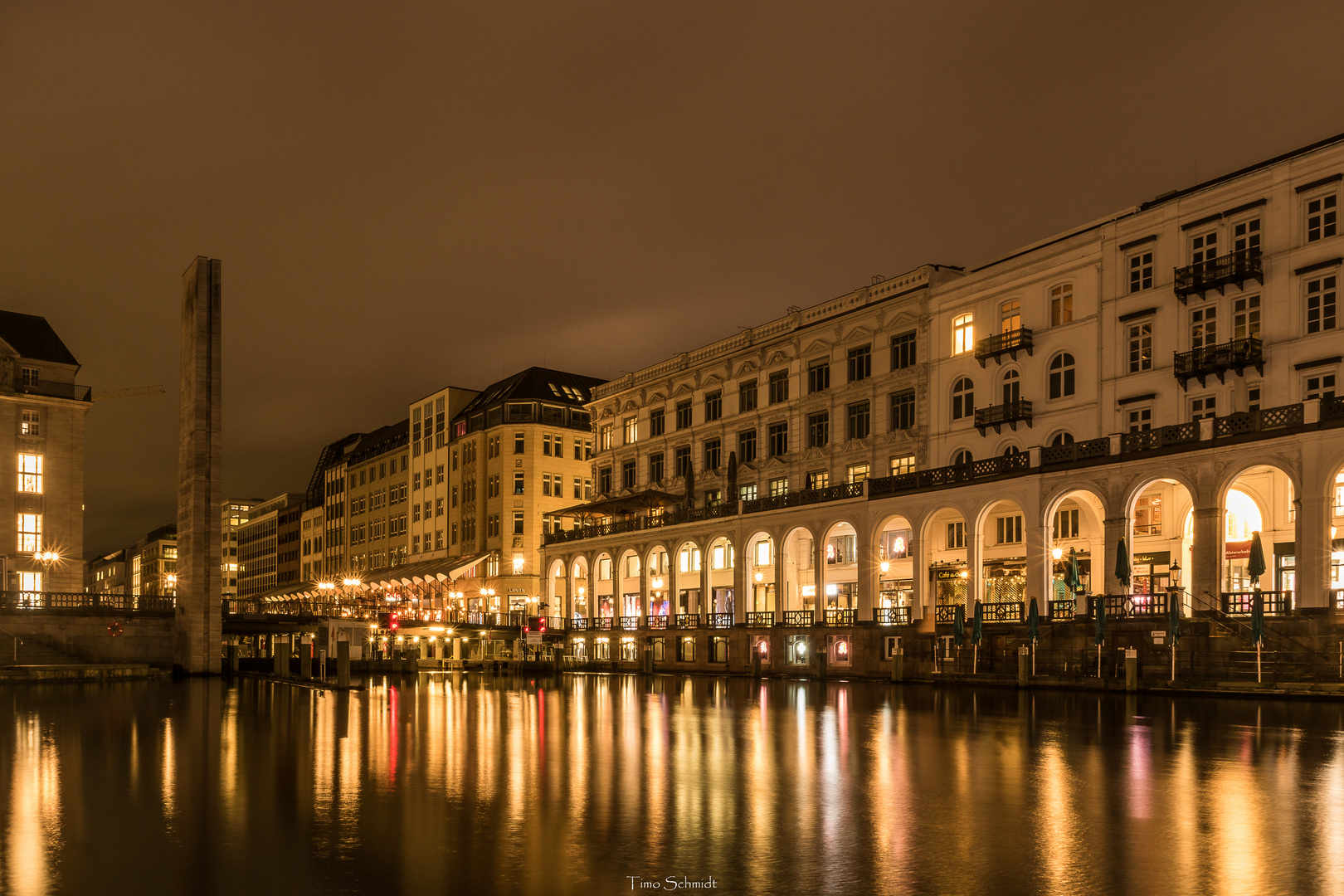 Rathausschleuse mit Alster Arkaden