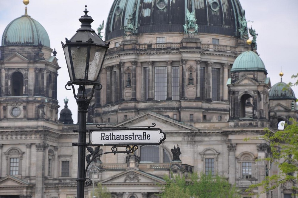 Rathausstraße mit Berliner Dom