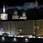 Rathausturm mit Festung im Hintergrund