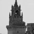 Rathausturm Nähe Palais des Papes (Papstpalast) in Avignon (Provence)