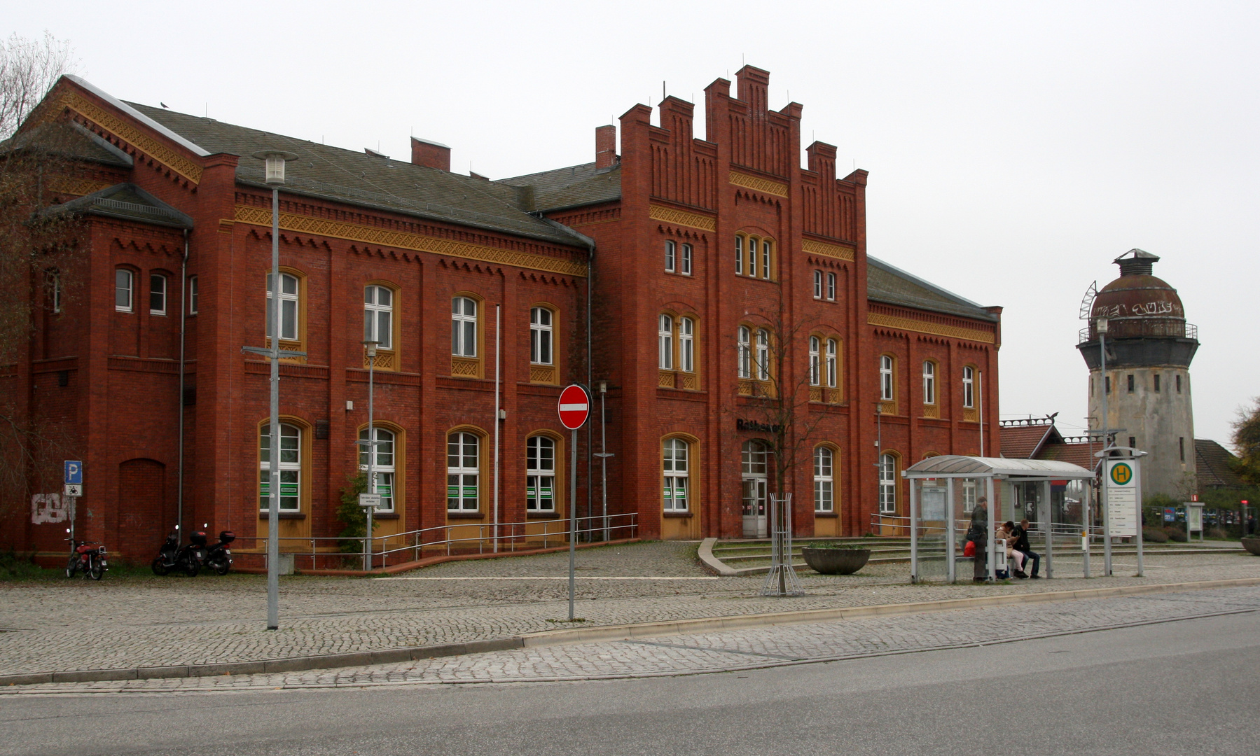 Rathenow Bahnhof mit Wasserturm