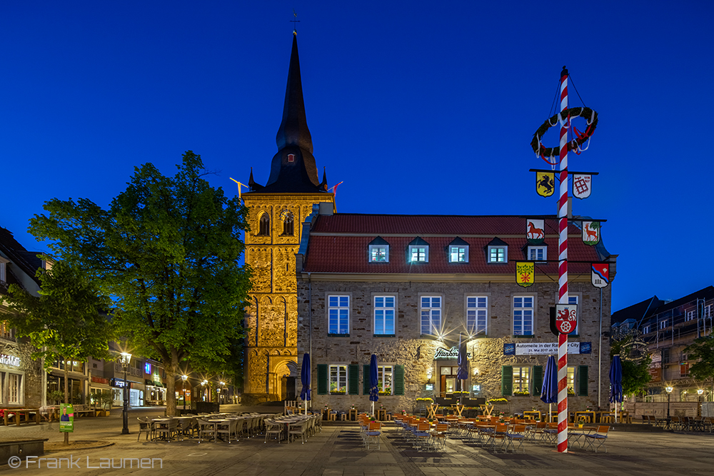 Ratingen - Bürgerhaus mit St.Peter und Paul Kirche