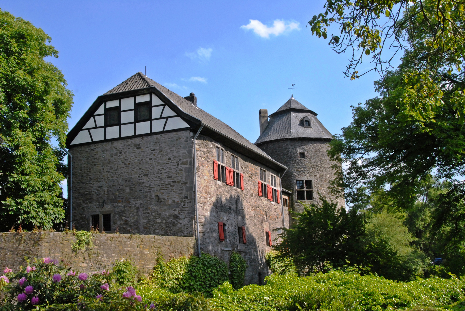 Ratingen , Haus im Haus II