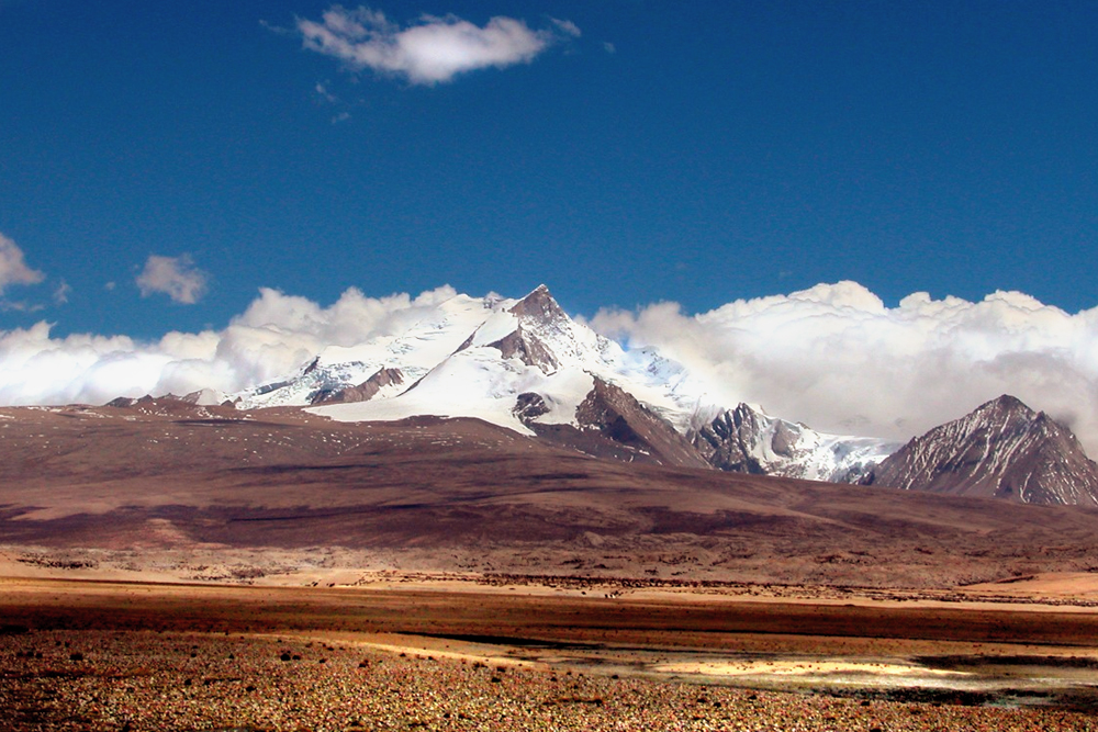 Ratna Chuli peak (7035m)