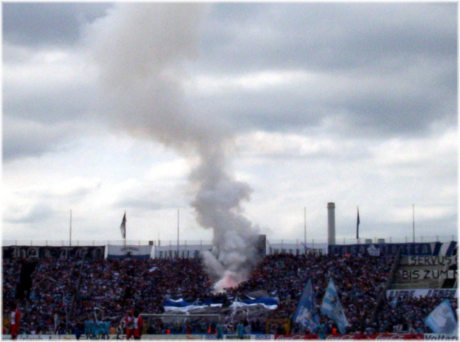 Rauchbombe im Grünwalderstadion