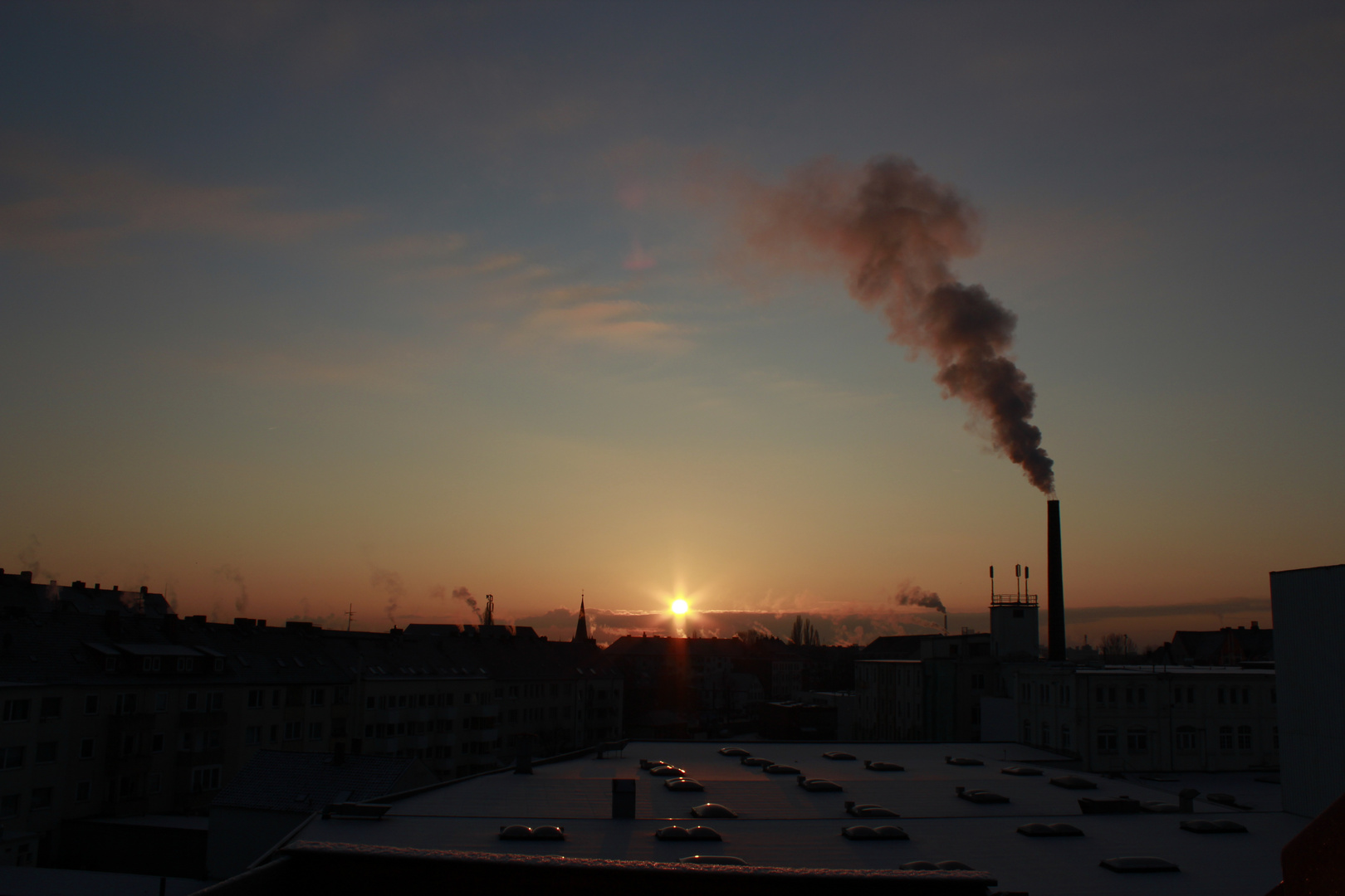 "Rauchiger Aufstieg der Sonne"