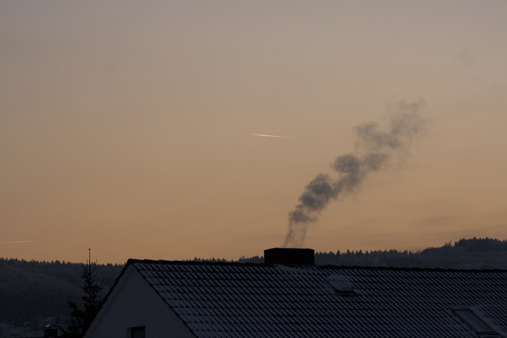 Rauchzeichen am kalten Morgen