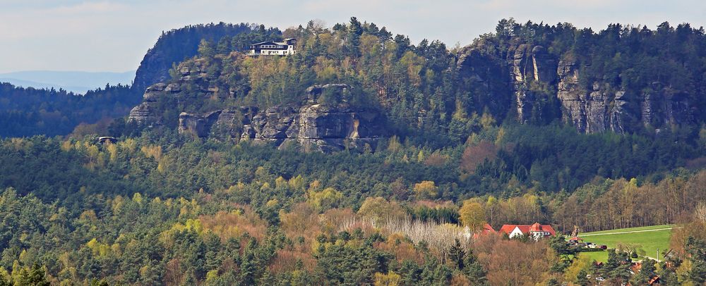 Rauensteinblick vom Gamrig mit der Nonne links daneben,