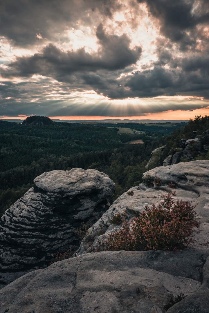 Rauensteine am Abend