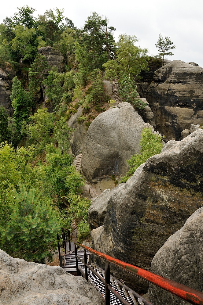 Rauf und runter geht es auf dem Schrammsteinkamm, die Schrammsteine...