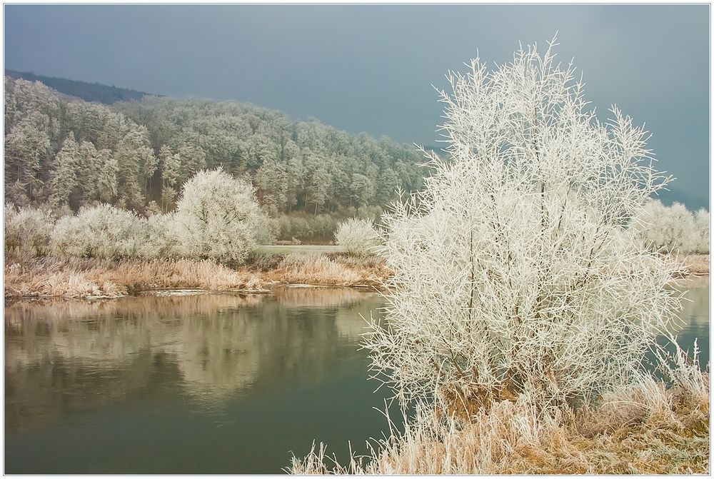 Raureif-Zauber im Weserbergland... (3. der Serie: Früher gab´s Winter...) 