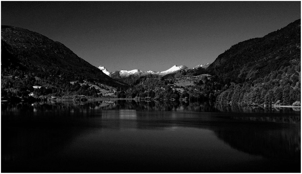 Rauschende Seenlandschatft in Patagonien ...