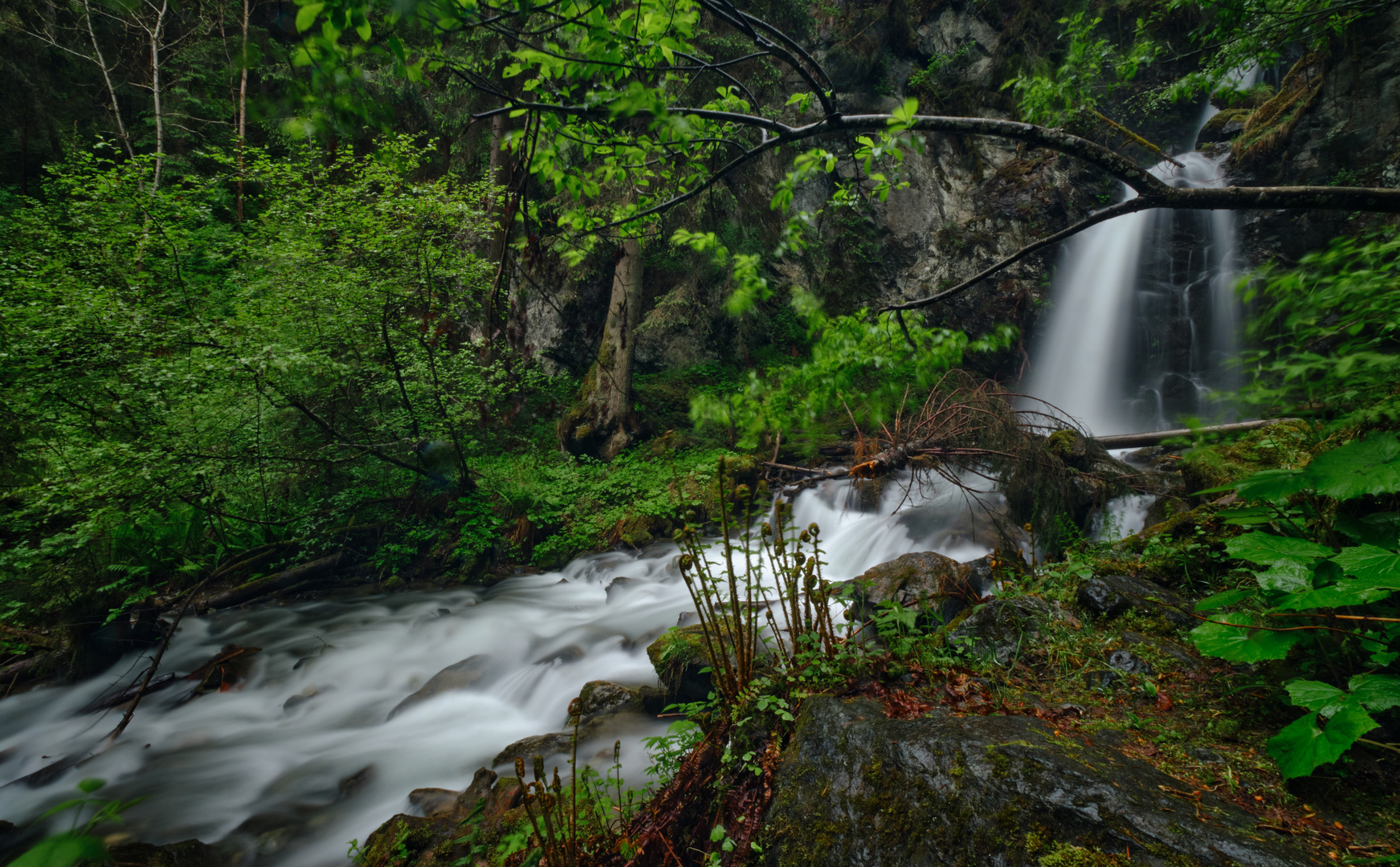 rauschende Stimmung am Wasserfall