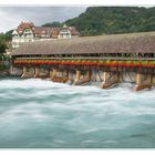 Rauschender Zufluss in Thun