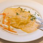 Ravioli vom Taschenkrebs mit Krustentierschaum