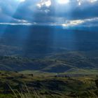 Rayos de sol sobre el valle