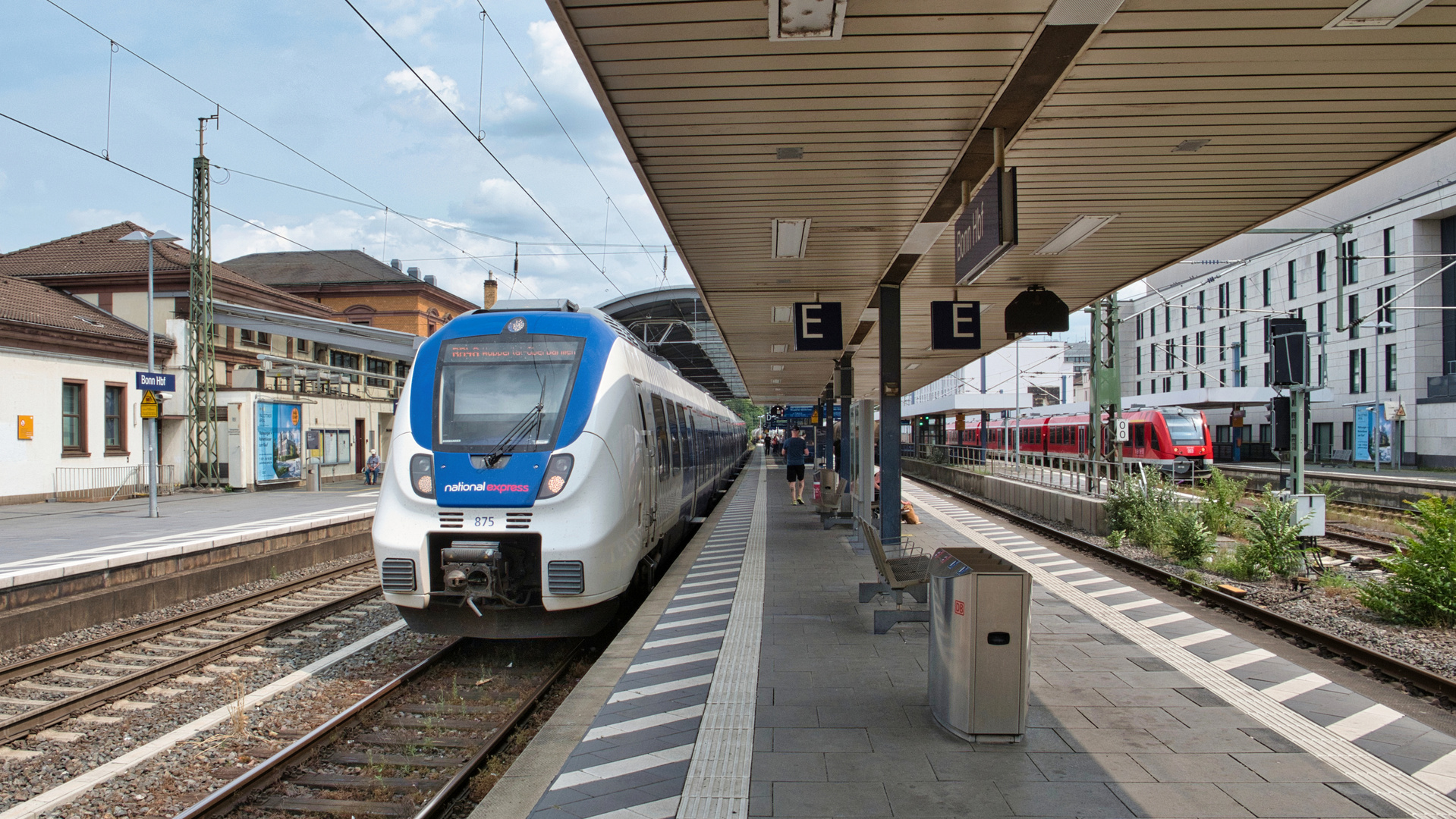 RB 48 im Bonner Hauptbahnhof