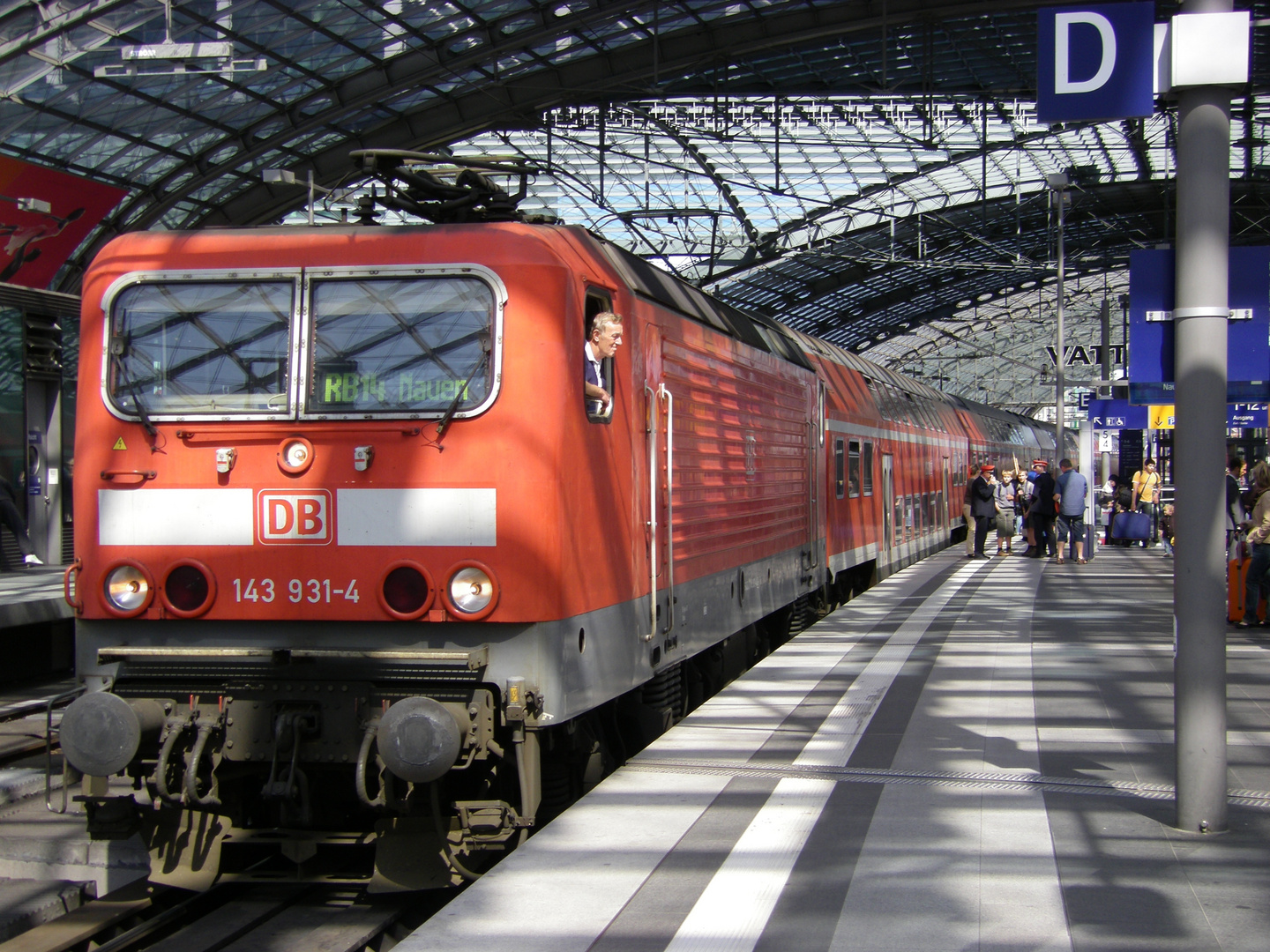 RB Kurz vor der Abfahrt im Berliner Hbf