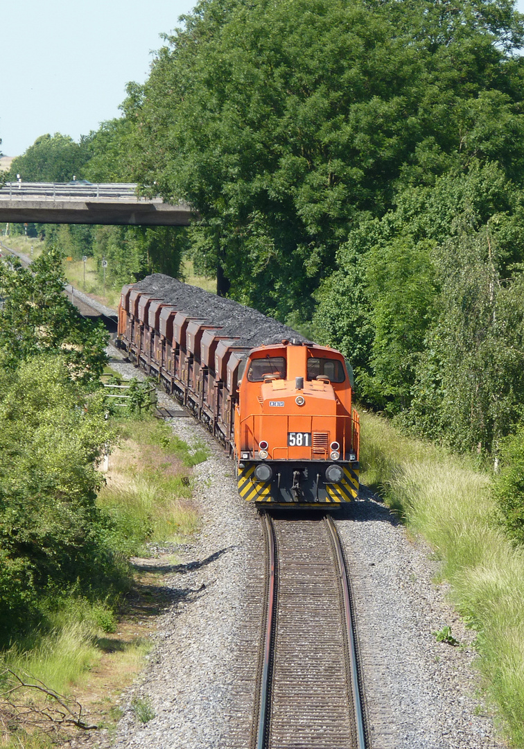 RBH 581 mit Bergezug