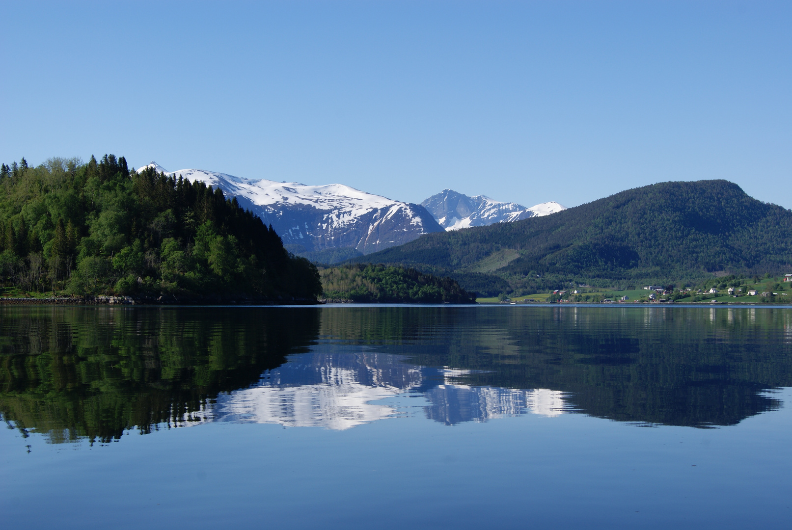 Rødvenfjorden